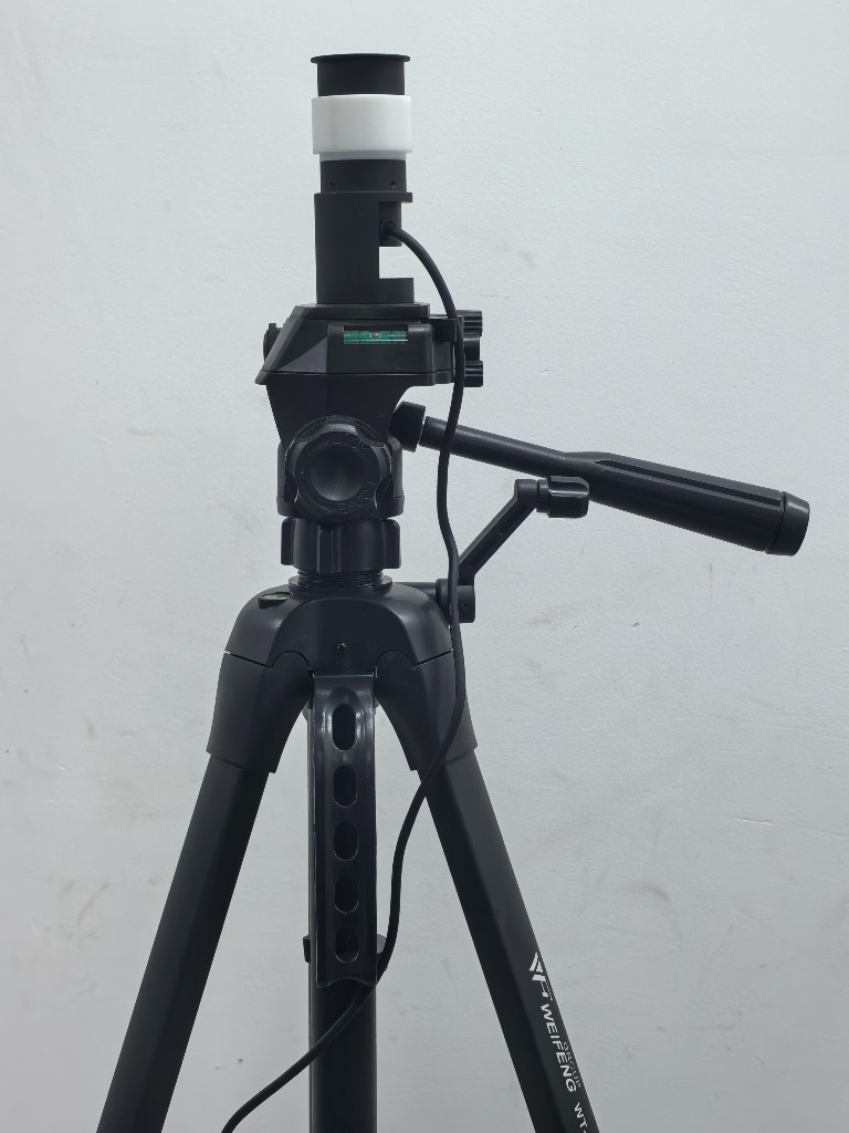 LUX-100D-C 半柱面照度计三脚架现场布置
